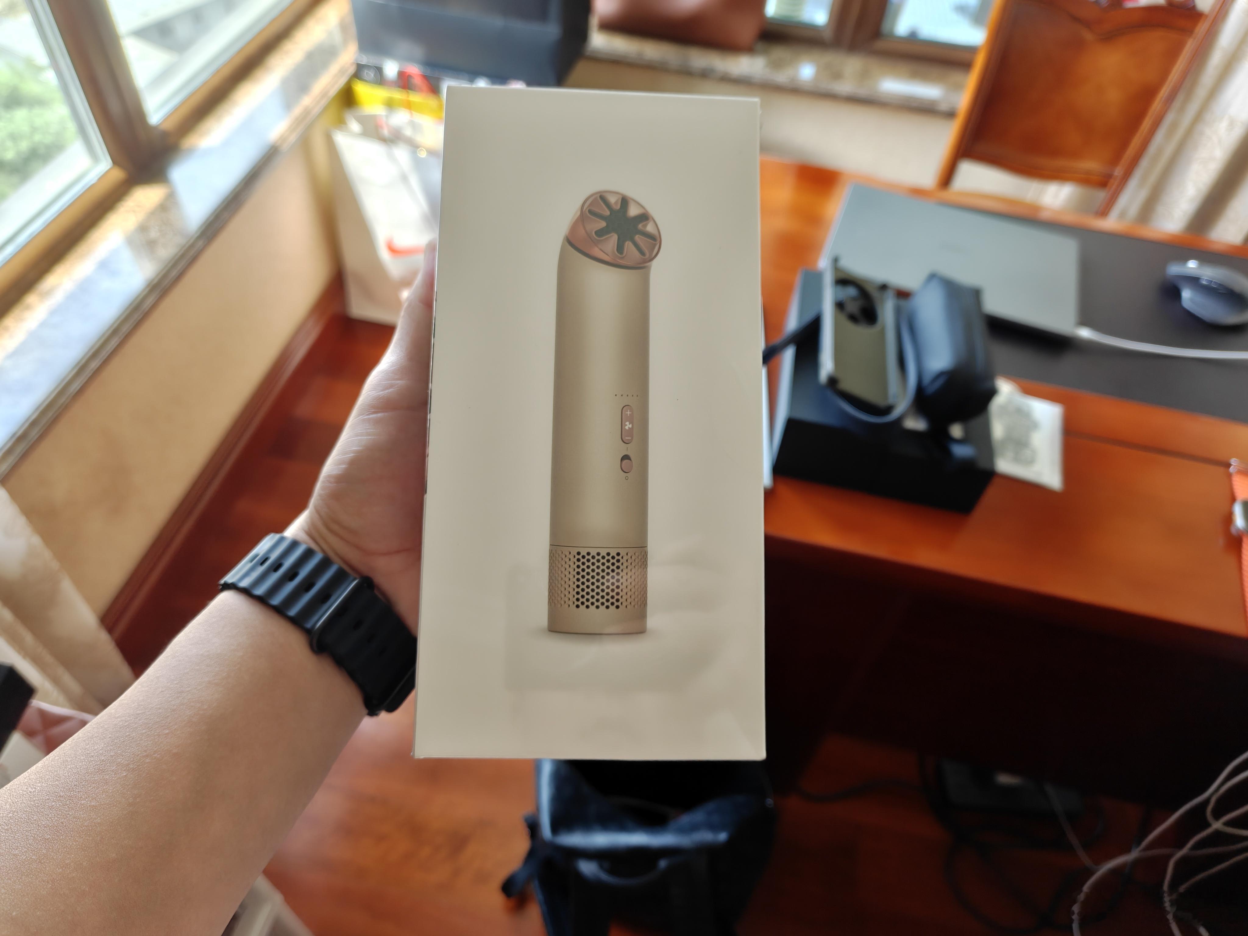 回家拆个快递不知道是谁送的还挺贴心夏天了，来个手持风扇挺不错这个就不送了，给我儿
