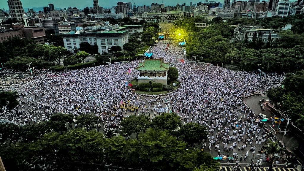 台北725反毒油集会的多重政治意涵
7月25日于台北登场的反毒油集会，主办单位宣