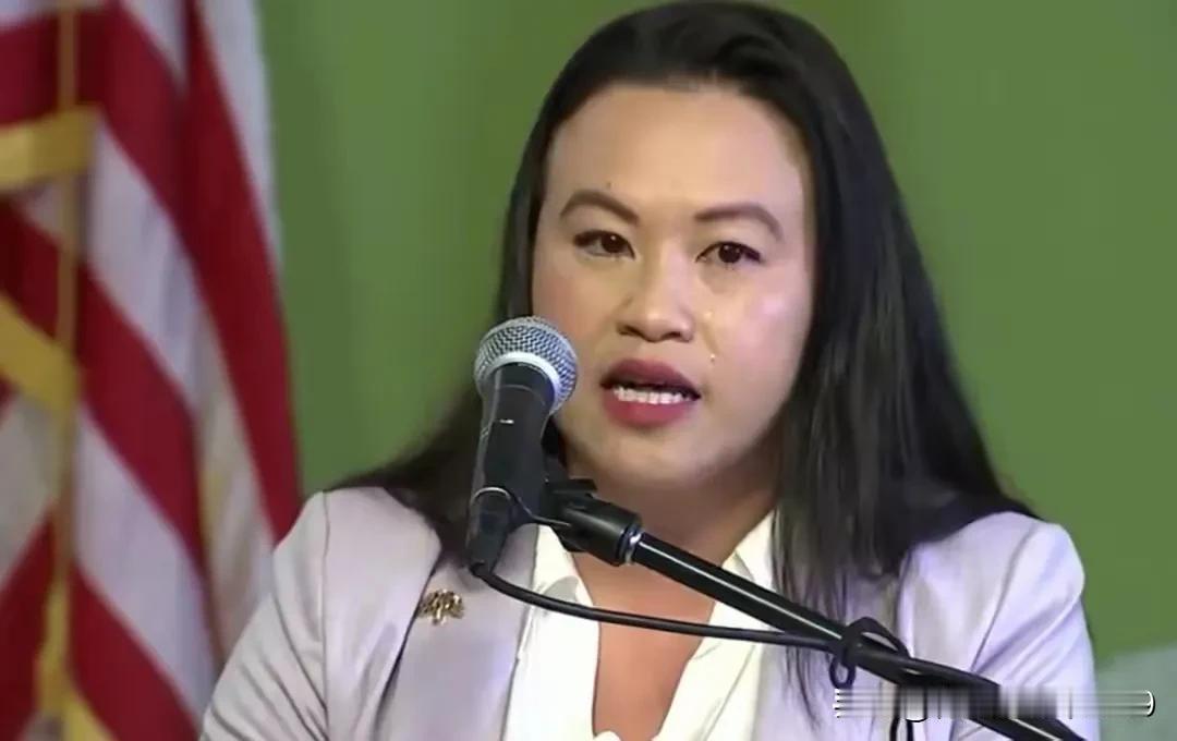 你这个市长犹太资本没支持你，搜查一个小市长算什么。 美国是自由的国家，前总统特朗