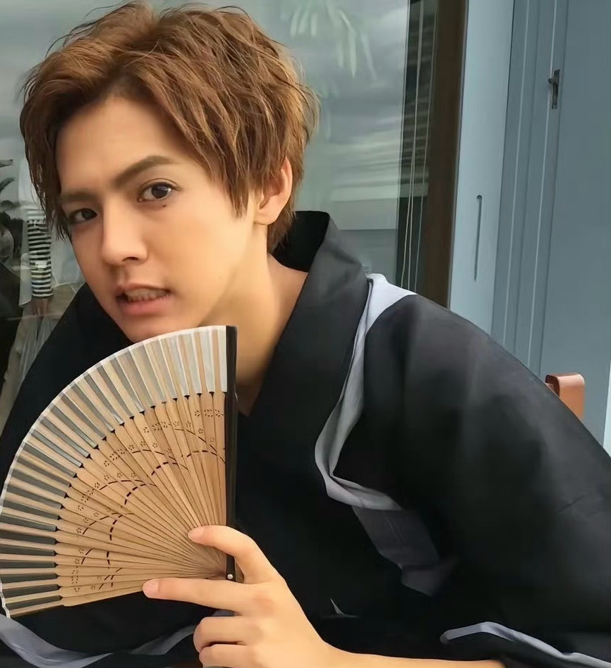 片寄凉太胖了好多 我的妈呀！这是片寄凉太？？？怎么发福成这样子了