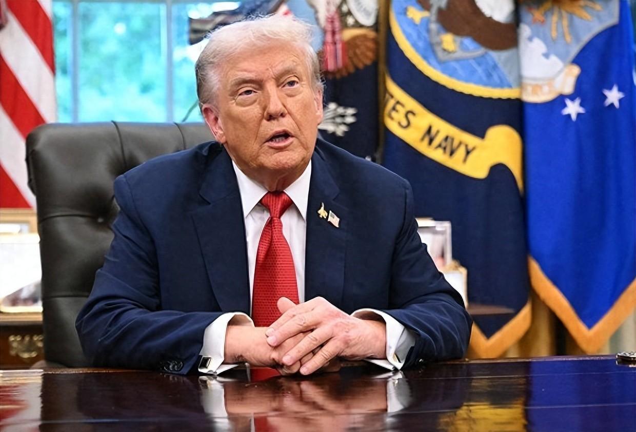 为何美国精英玩不过特朗普？看看他如何用大白话，收割铁杆粉丝

大多数人总爱用“疯