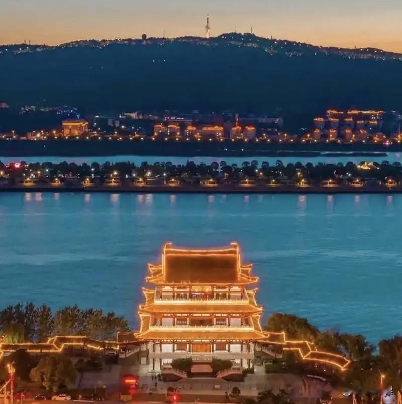 5月15日，长沙市生态环境局宁乡分局，集中约谈20家今年获环保免罚、轻罚企业负责