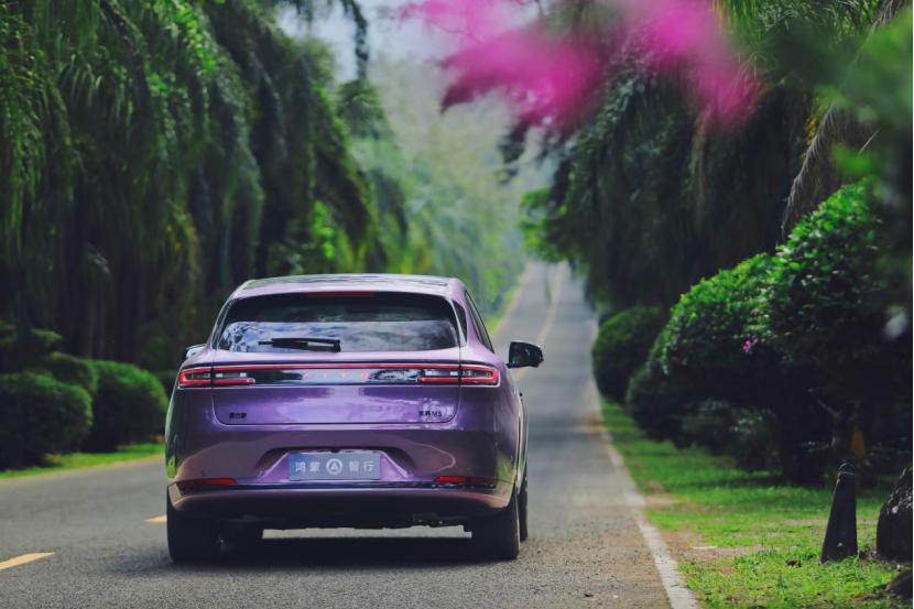 春天就该这样玩！问界新M5 Ultra 承包所有露营快乐
春天总忍不住往山里跑，