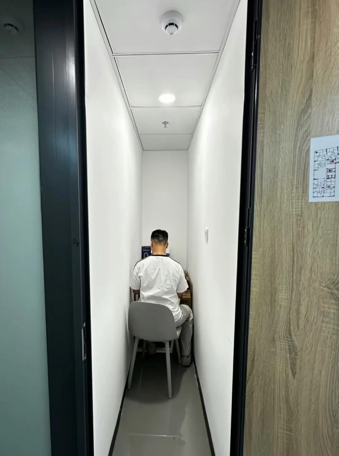 这竟是朋友新开的公司？简直让人难以置信！