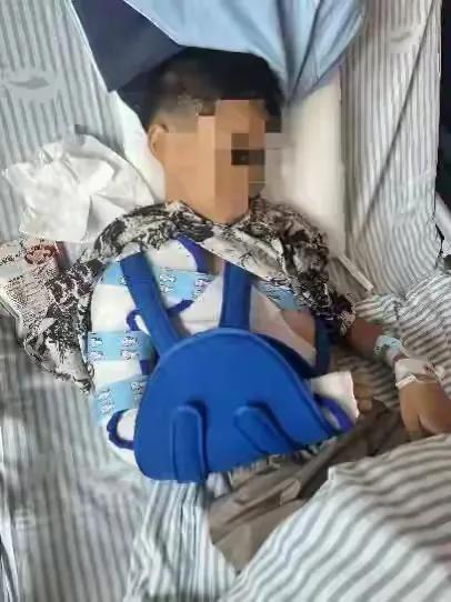 “悲剧了！”就在上个礼拜六，上海一名10岁男孩遭了大罪。他妈妈让他等衣服洗好了拿