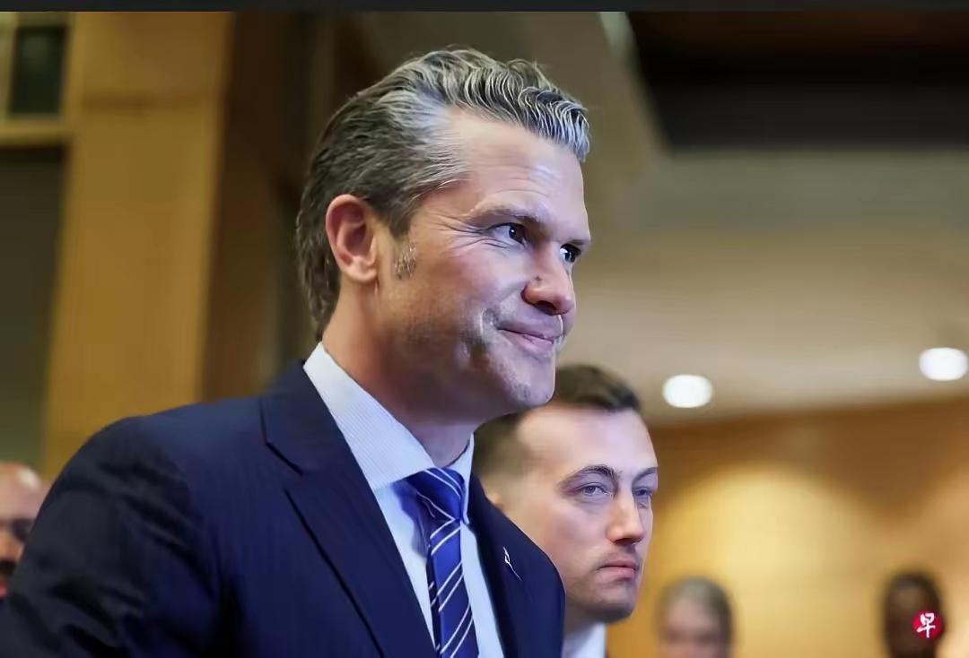 就在刚刚！
美国和菲律宾同时宣布了！

10月31日，美国防长赫格塞斯和菲律宾防