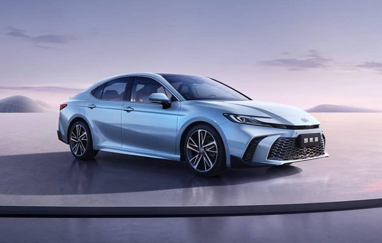 伊朗战局引发油价大涨，如果现在还买省油的燃油车，凯美瑞和天籁你会选？