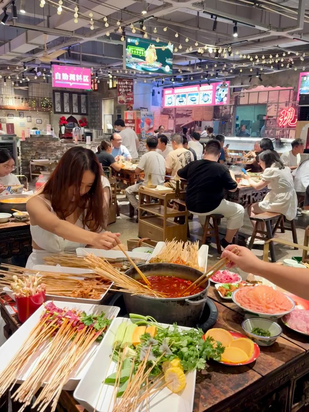 在重庆。。。这串串简直就是穷鬼的天堂！！！