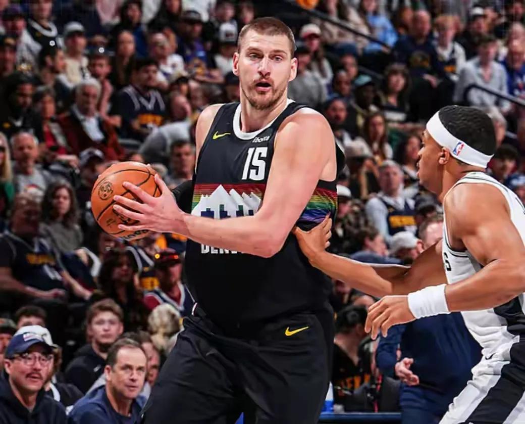 场均三双竟成常规操作？掘金官方坦言：更强的约基奇，却可能输给MVP审美疲劳

掘