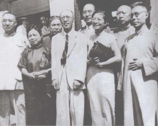 1946年6月，上海人民团体联合会和上海学生争取和平联合会发起组织“上海人民和平