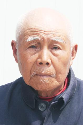 1956年，一位解放军少尉副连长转业，进入省属建筑公司当保卫科干事，月薪足足66