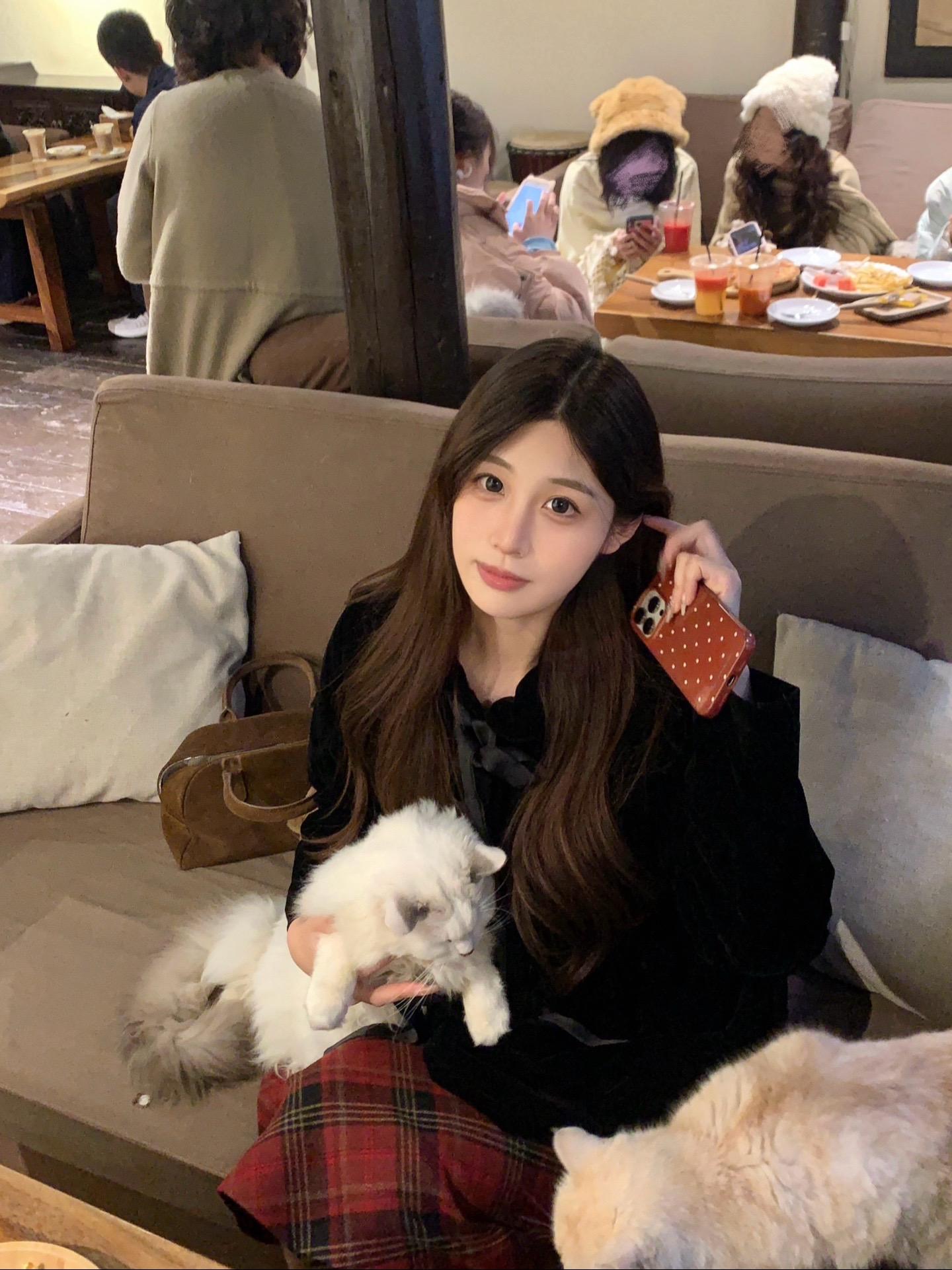 如果你敢看扁我 我就扁扁地走开。如果你敢小瞧我 我就小小的走开。如果你...