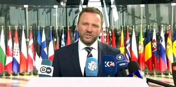 爱沙尼亚倒打一耙，挑衅俄罗斯
爱沙尼亚在公海扣押俄罗斯邮轮，俄罗斯派战机给自家邮