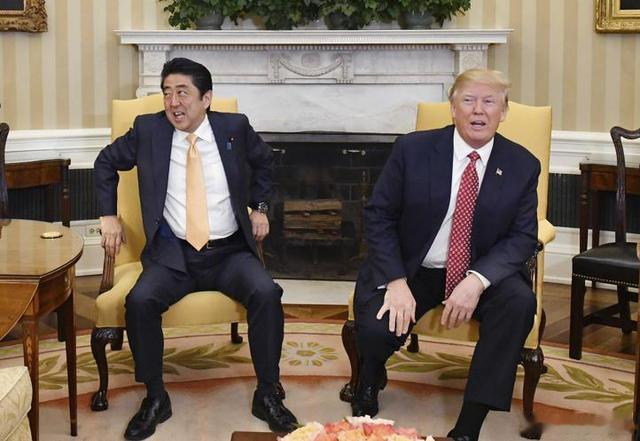 #特朗普称右耳被子弹击穿# 很多人拿安倍跟川普安保作比，有种风马牛不相及的美，两