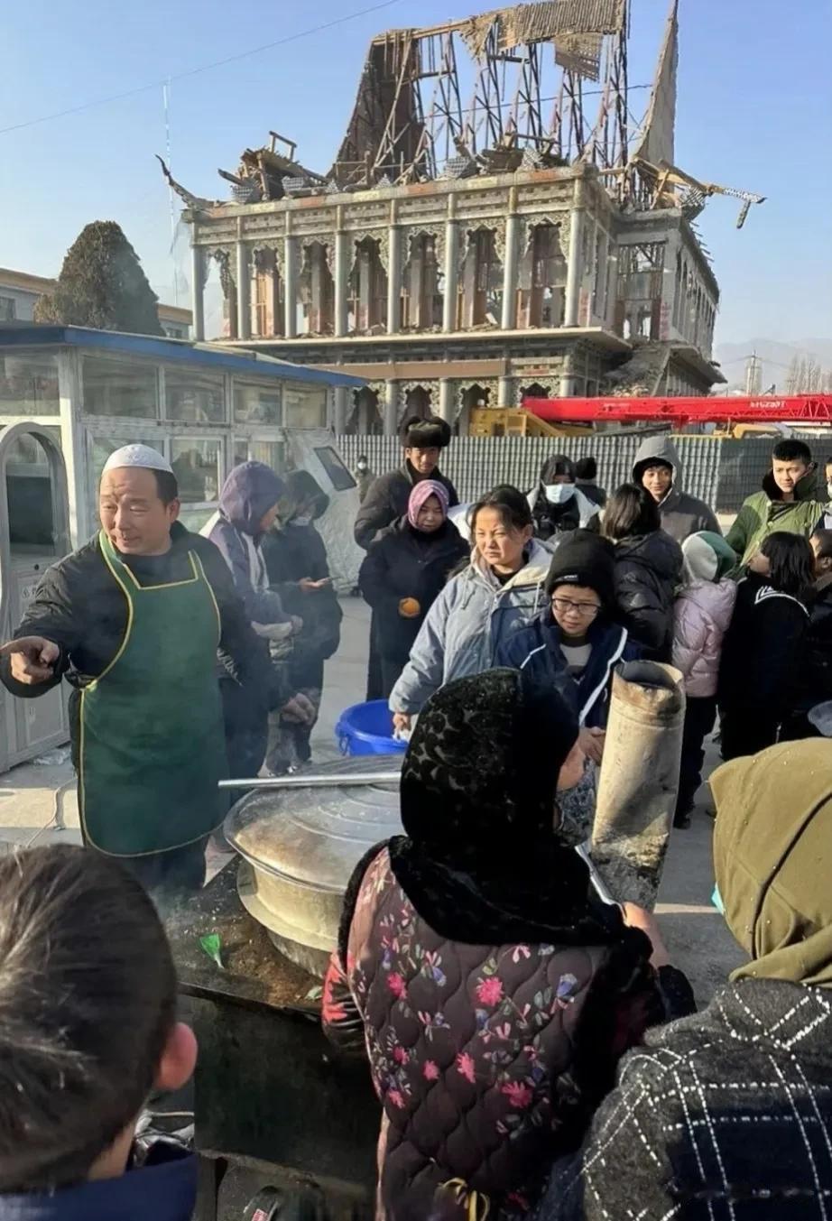 有人质疑，新东方捐款1000万不靠谱，因为捐给了壹基金，俞敏洪就是壹基金的理事会