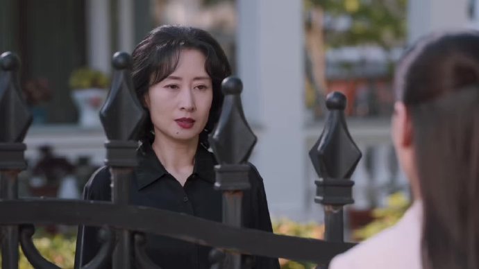 悬疑剧有刘敏涛这40秒就够了 刘敏涛用40秒证明：悬疑剧的张力不靠嘶吼！老年葛文