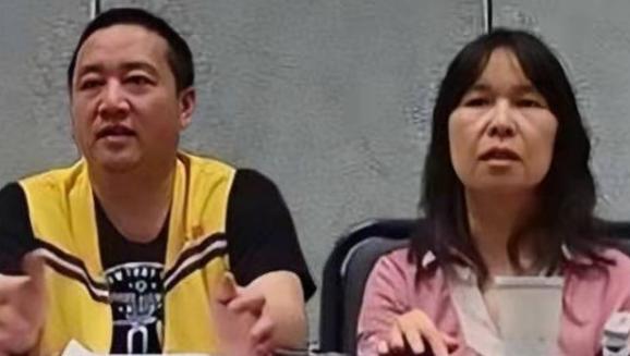 黄娟夫妇得到的情报经费高达49000美元，更令人震惊的是，他们在境外的银行账户，