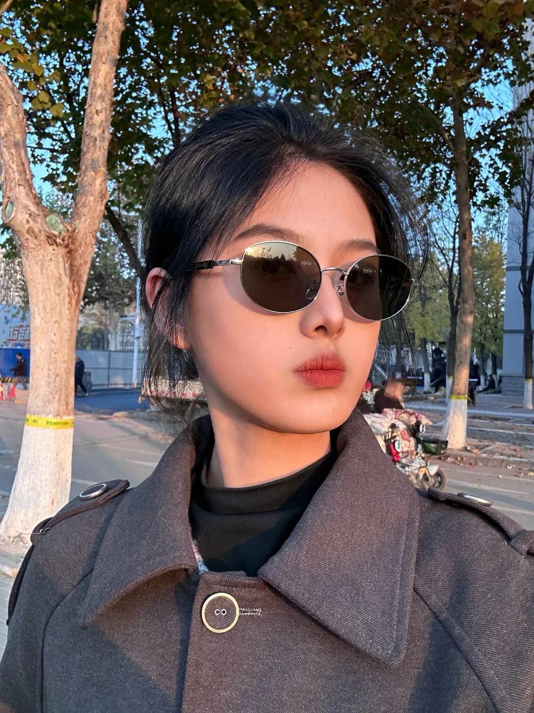 秋冬氛围感必备单品—墨镜