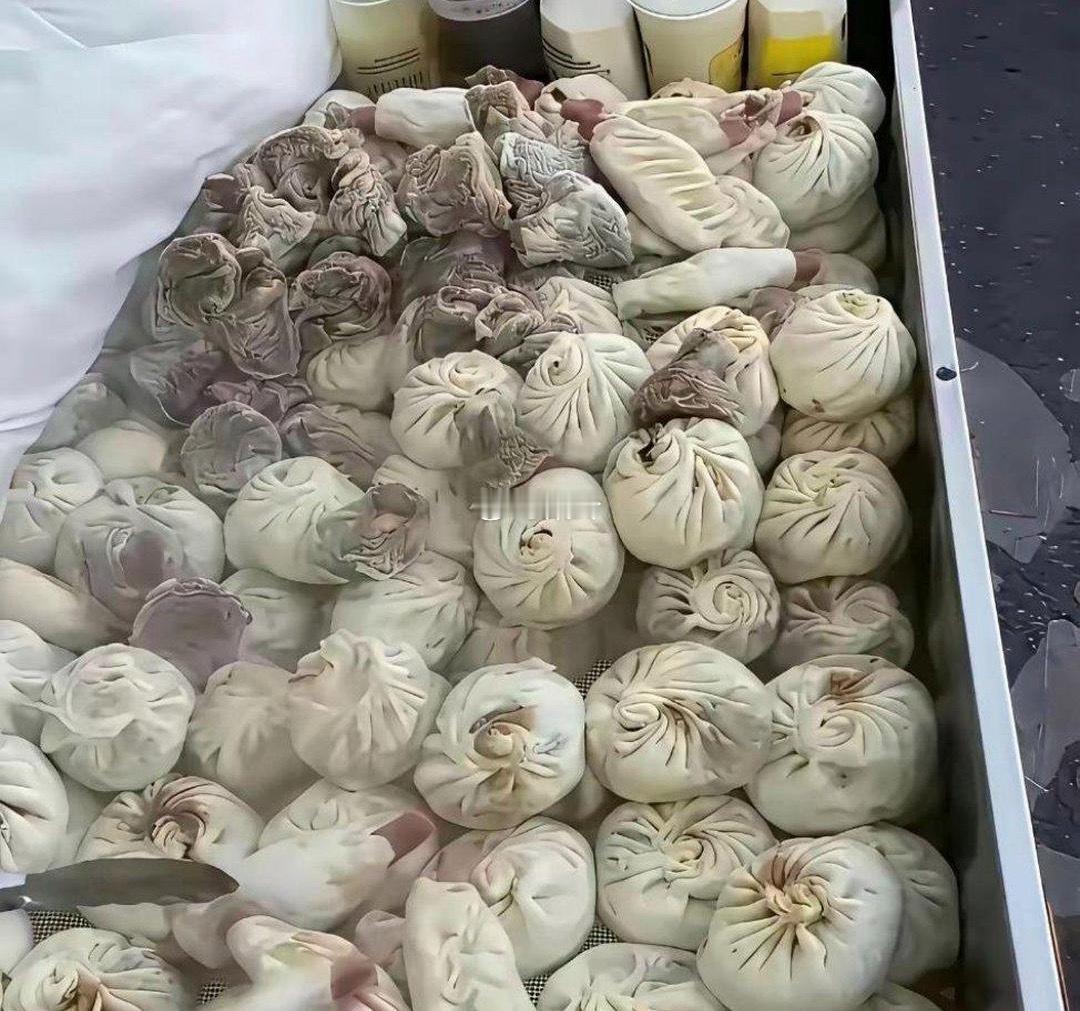 因为啥没人买呢 摆摊的位置不对？ 