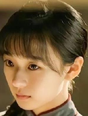 近日，抗战剧《八千里路云和月》正在热播，青年演员王和在剧中饰演韩小月，将角色向阳