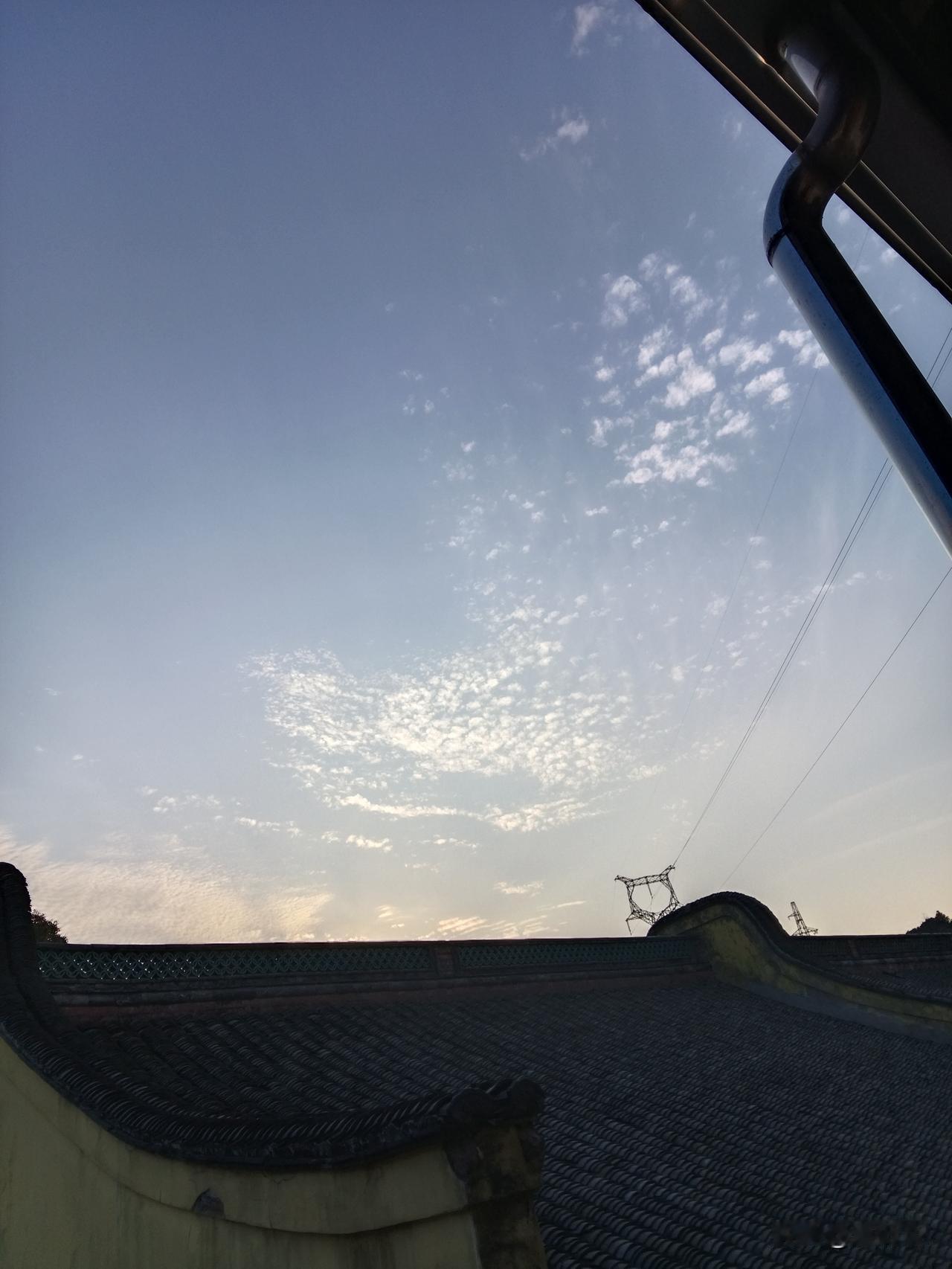 当然，人质的待遇是差别的。但一般都能好吃好喝的招待着，只要不乱跑乱动，生命还是有