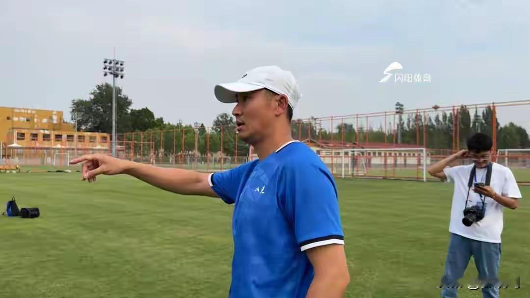 本届全运会U18男足比赛，山东0:0平浙江，山东队最终小组第一晋级，下一场是对阵