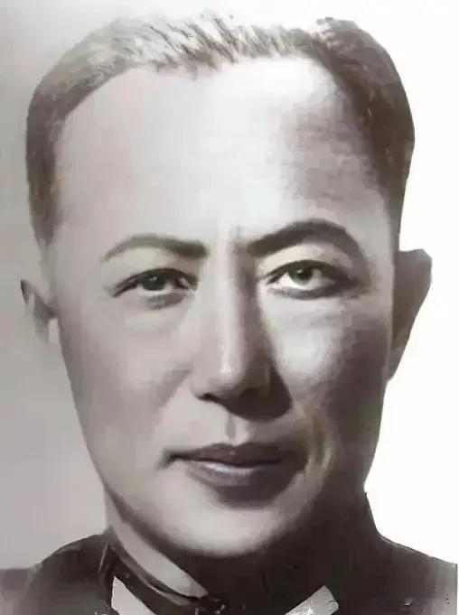 1950年，国民党中将李弥逃到台湾后，遭到弃用，他的妻子也下落不明。就在李弥绝望