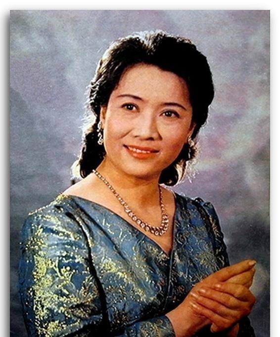 1967年，“东方夜莺”朱逢博和施鸿鄂结婚，两人相识只有6天，然而，2008年一