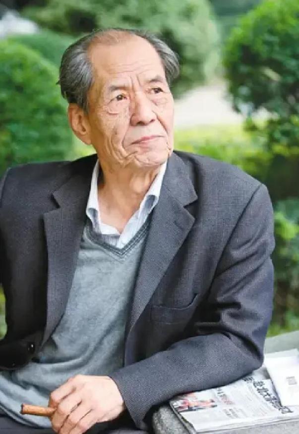 1993年，陈忠实耗时5年写出的《白鹿原》确定要发表了，编辑问：“你是要稿费还是