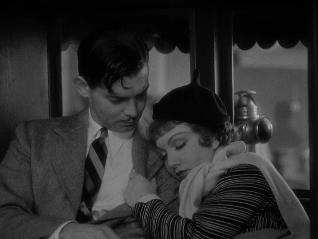 刚看了老片《一夜风流》，盖博和考尔白的cp感好强啊！片子很有趣，也很有戏剧性，不