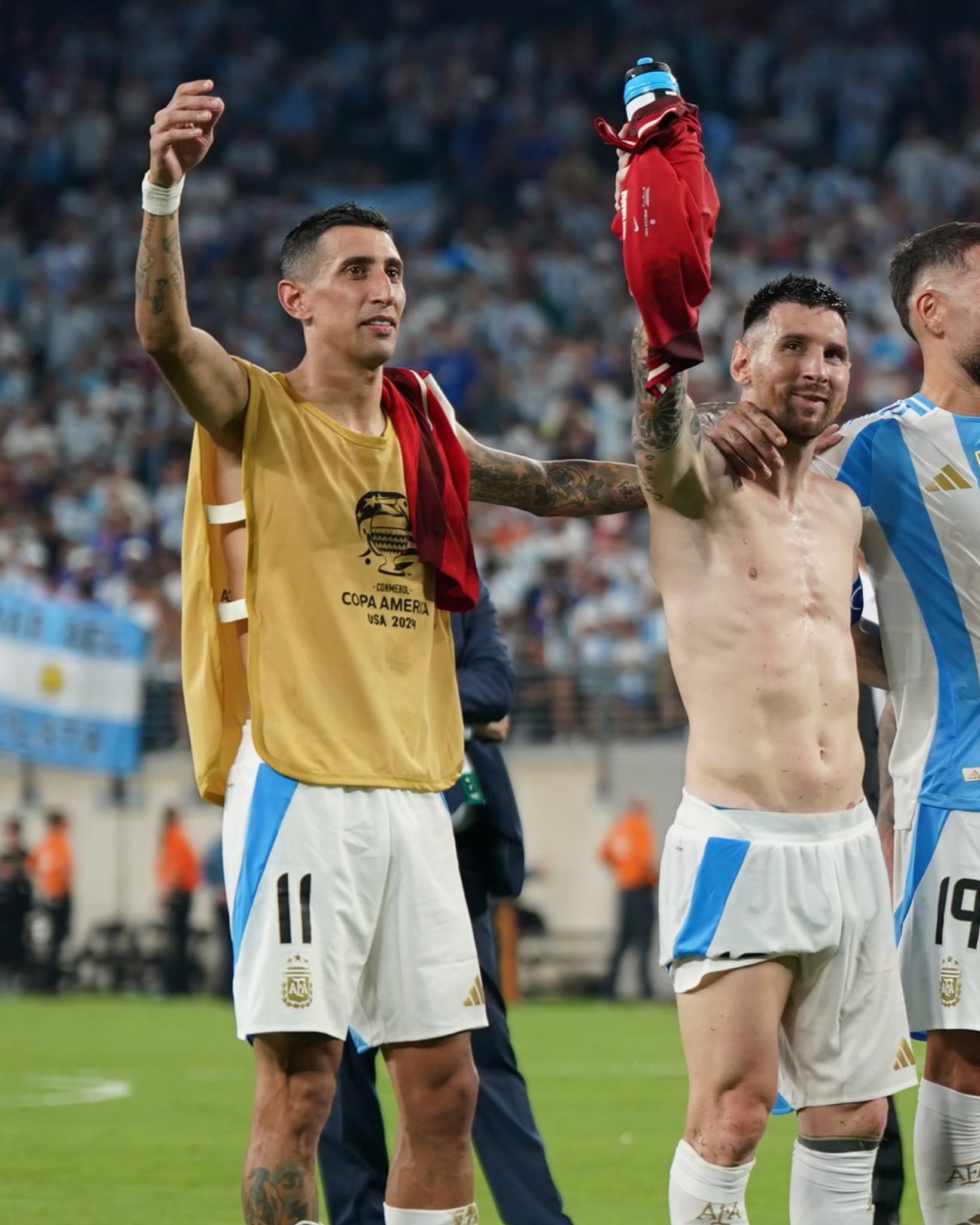 阿根廷英文官推：旧的和新的守卫🔙⚔️🔜#梅西[超话]##2024美洲杯# ​