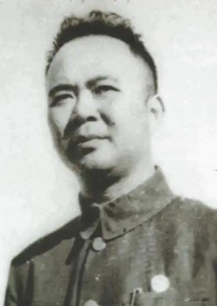 他被抬上刑场时，已病入膏肓，蒋介石却命令：“夫妻要一同伏法”。


1952年4