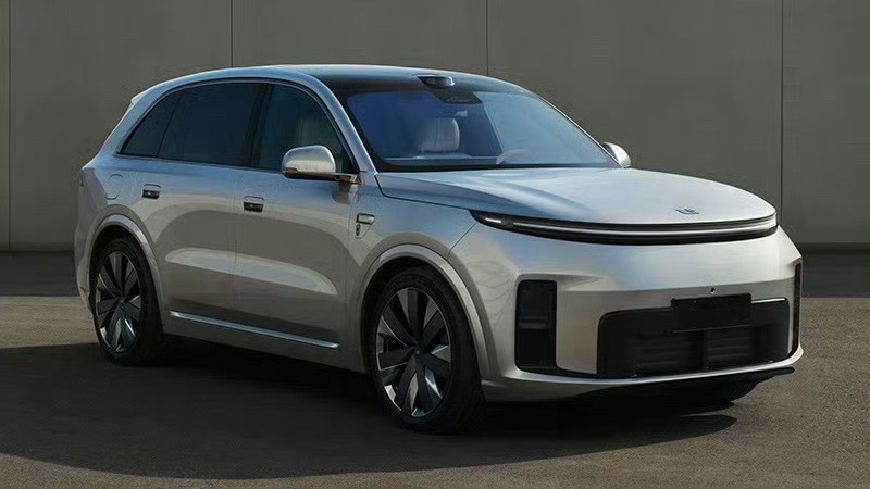 什么情况？理想L8 Livis要来了？这是L8还是L7？侧尾窗和牌照位置更像L7