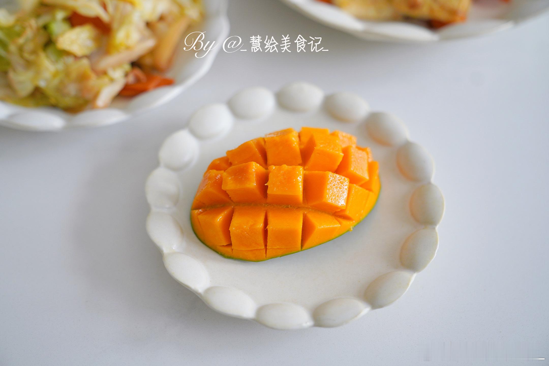 早饭家常豆腐、胡萝卜炒卷心菜、西红柿炒鸡蛋、家常饼、杂粮粥、芒果~周四早安我的美