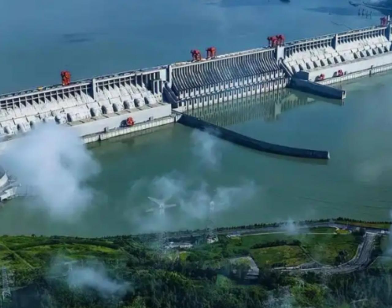 为什么美国不敢炸三峡大坝？说白了，美国不敢动三峡大坝不是因为他们心慈手软，而是因