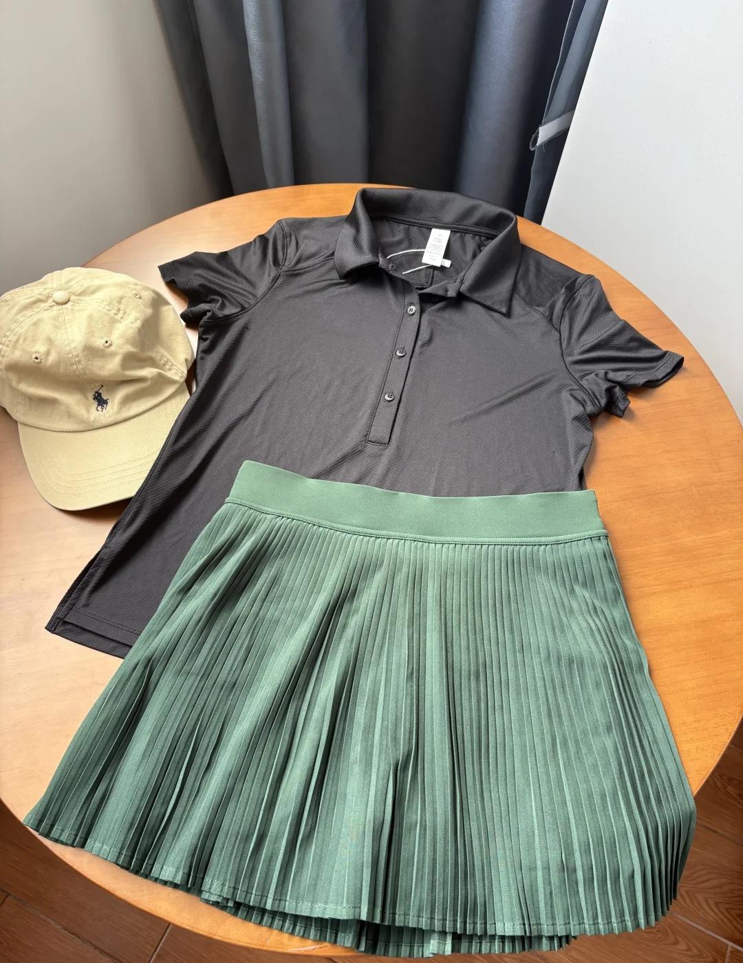 老钱复古绿outfit🎾高级永不过时～
防晒凉感Polo 一上身真的贼舒服
黑