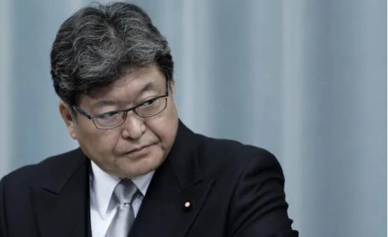 高市早苗继续玩火。
日本政界重要人士接力访台。
 
眼下最引人注目的就是，日本自