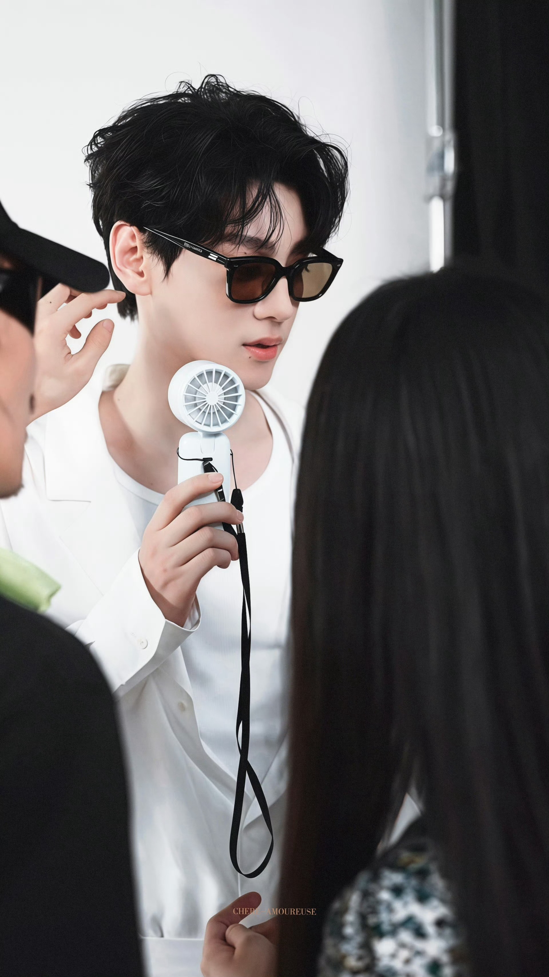 田栩宁媚眼抛给瞎子看看到了看到了，这个田栩宁帅成这样大家都看到了田栩宁