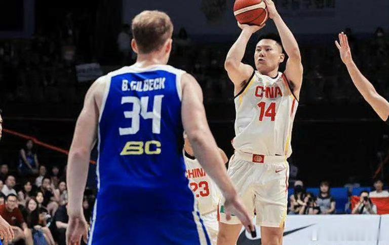 热身赛74‑63击败格鲁吉亚拿下两连胜，亮点与隐患并存，中国男篮依旧还有很大提升