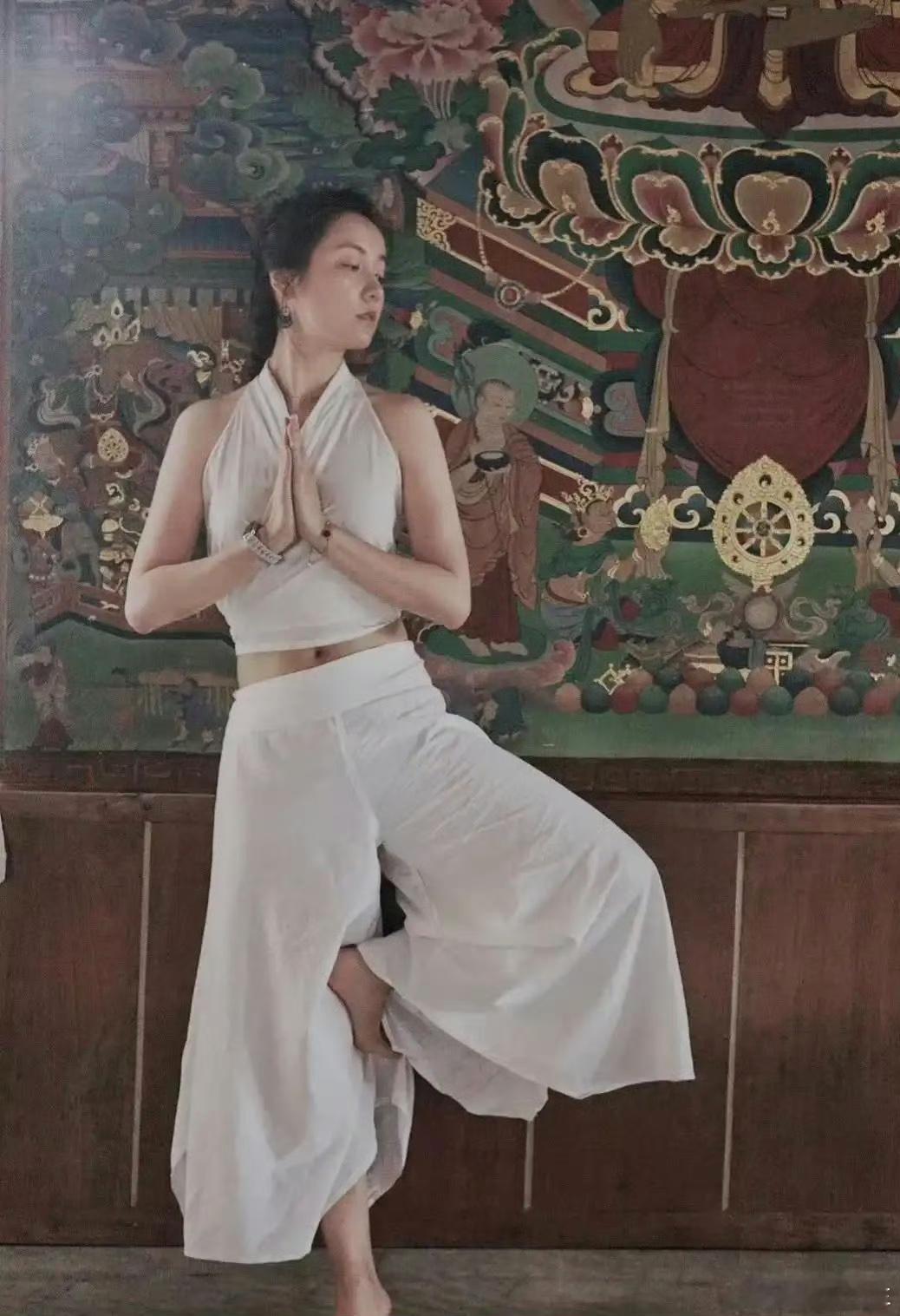 吕一这是找上师去修炼了？[思考] ​​​