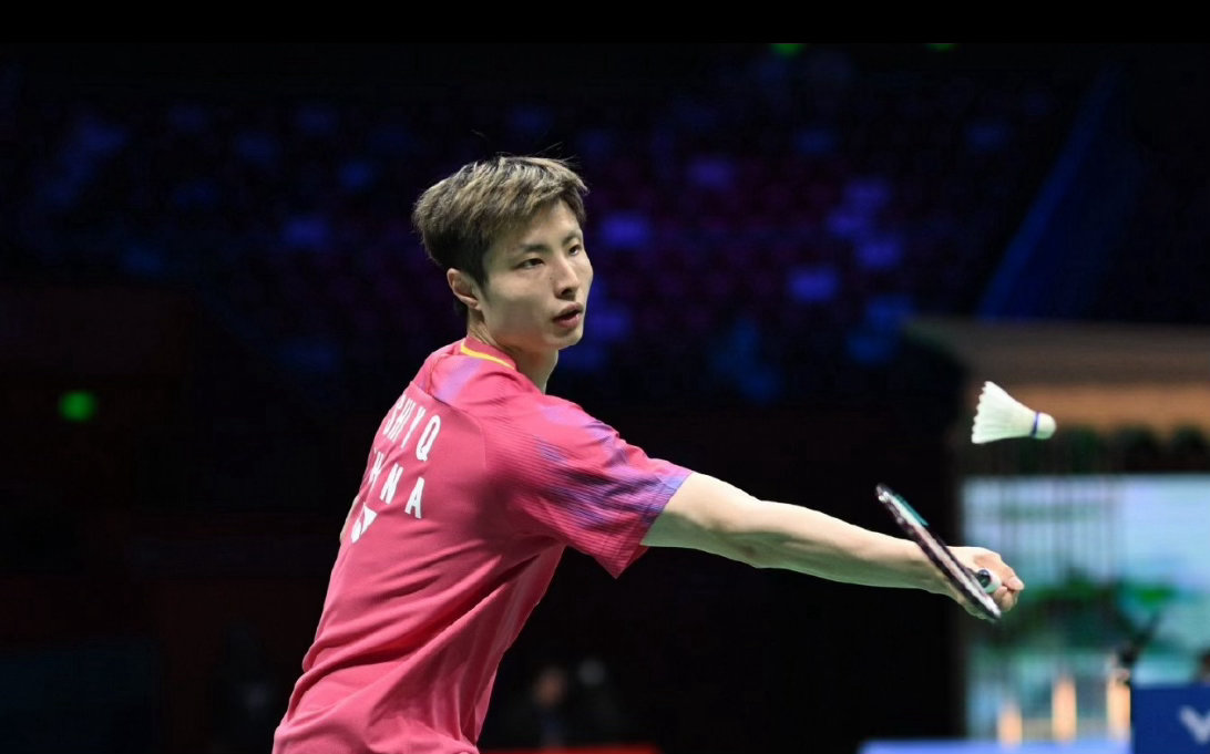 🏸亚锦赛男单冰火两重天！李诗沣爆冷一轮游，石宇奇稳晋级石宇奇晋级亚锦赛次轮亚锦