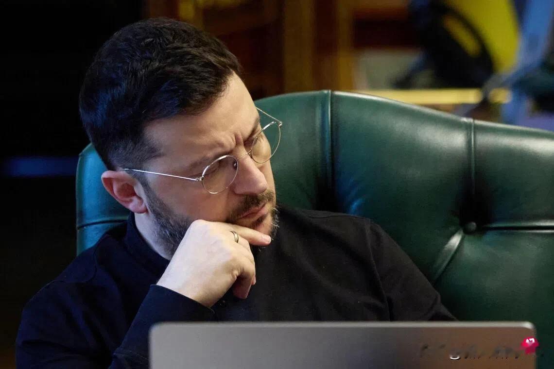 战术战略都是基于一定的藕断丝连 美国威胁削减情报武器 迫使乌克兰达成协议
 
1