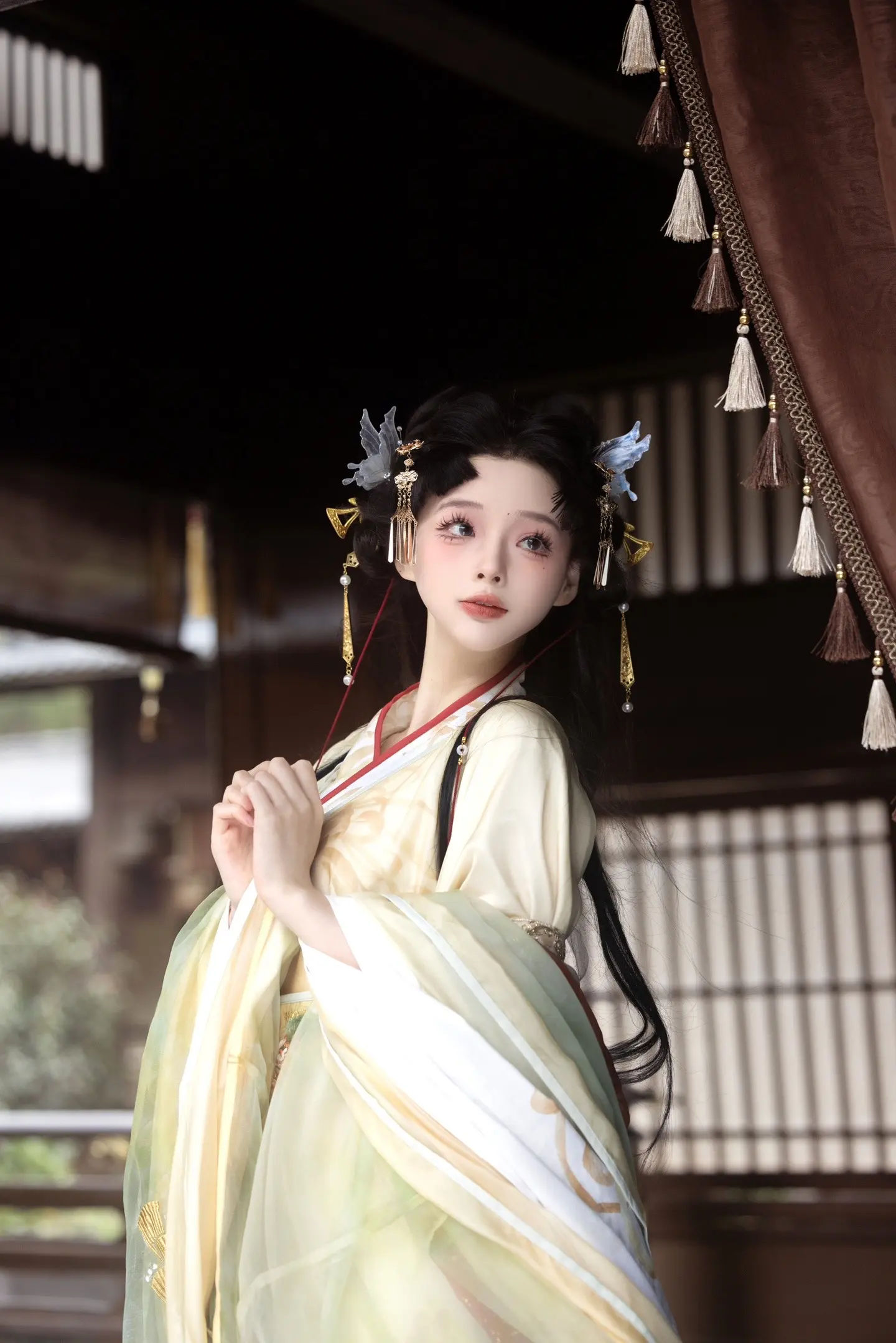 千金不换伊人回眸金步摇。