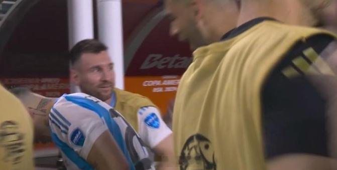 #梅西笑了# 北京时间2024年7月15日消息。今天上午9点半，美洲杯决赛姗姗开