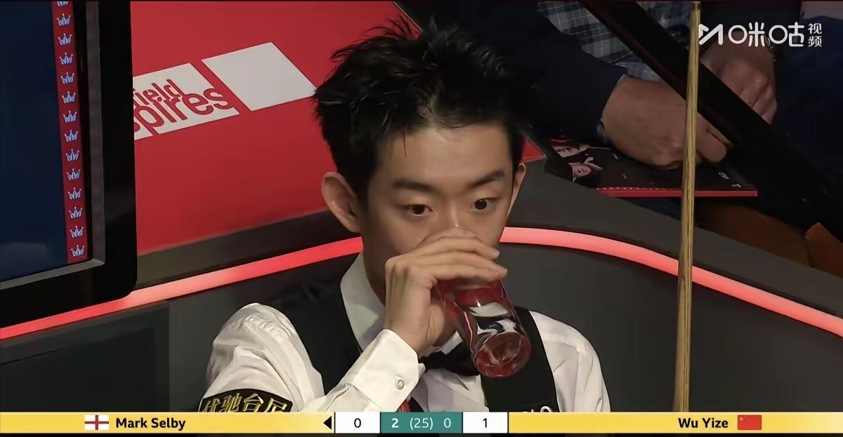 全世界都不看好，22岁中国小将硬生生啃下塞尔比一局

谁都没想到，这场硬仗一上来