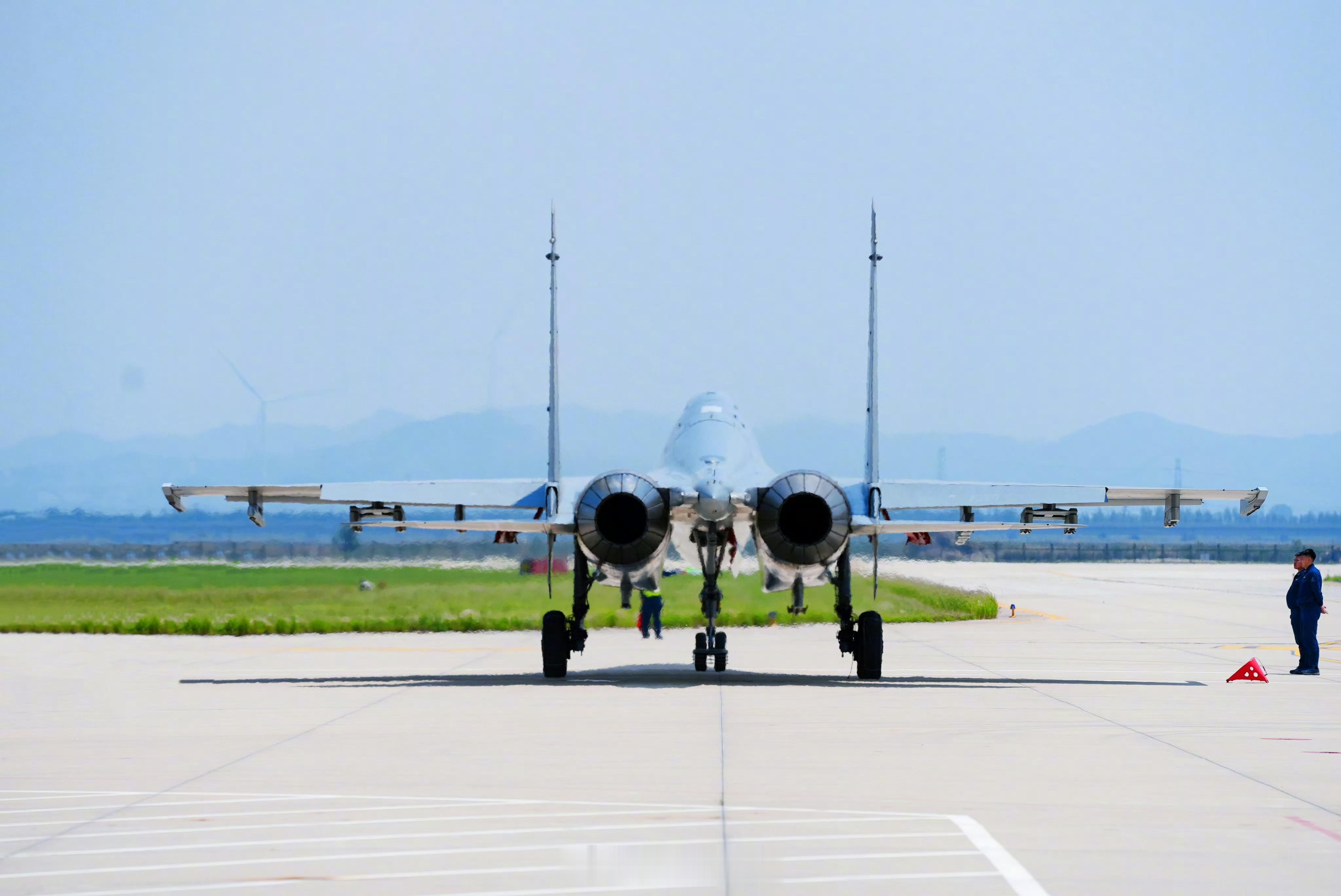 北空“辽东雄鹰”歼-16驻训好图22号机之前出镜过（图6 网页链接 ）烽火问鼎计