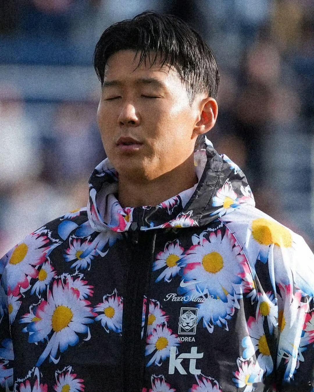 韩国男足穿权志龙联名款训练服直接把训练场变成秀场，潮流感拉满 