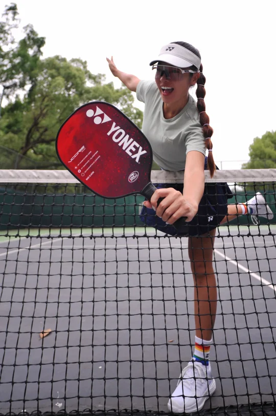 熔岩战神！YONEX红黑VCORE匹克球拍实测