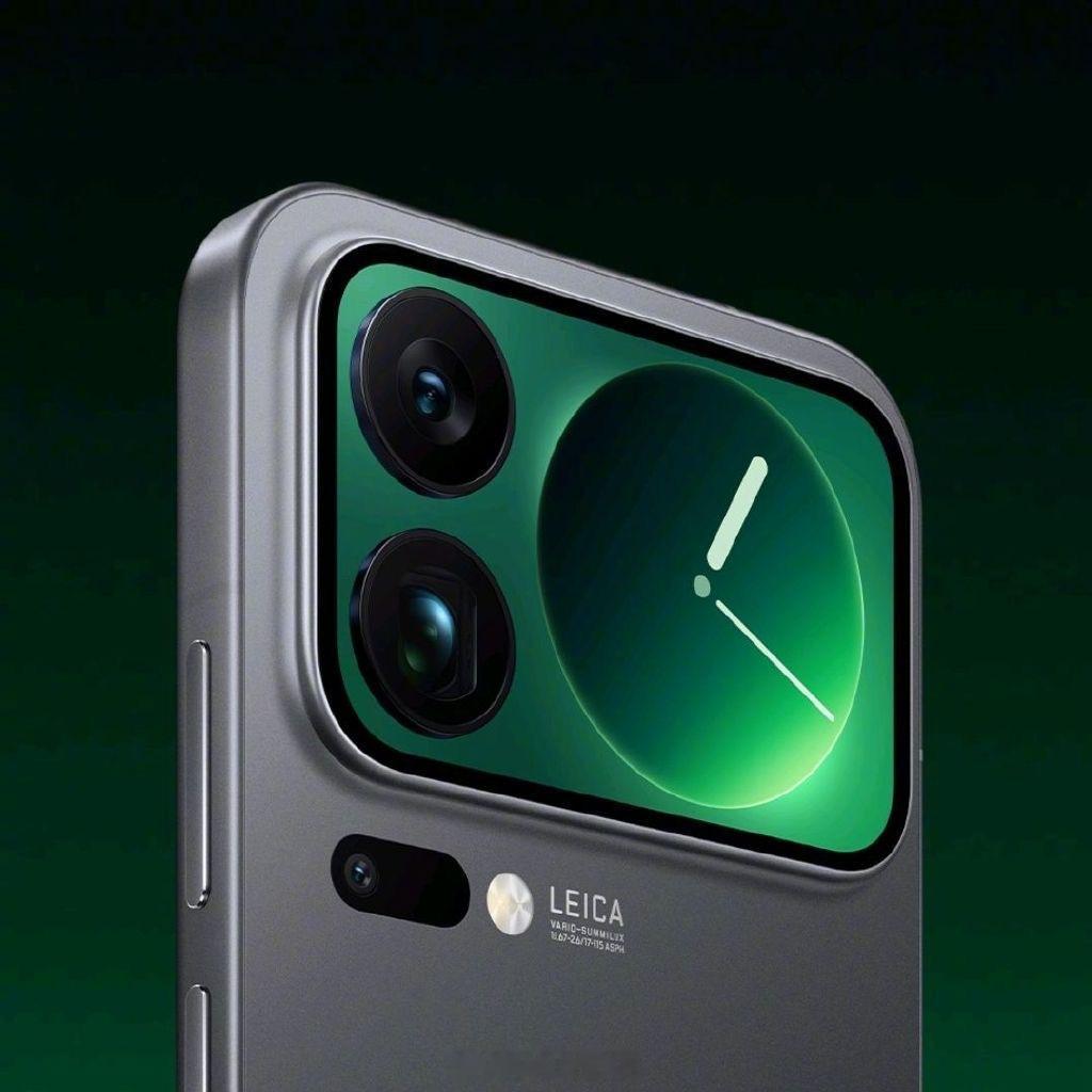 小米 17 Pro 和小米 17 Pro Max 这次都有潜望长焦，不过后盖 L