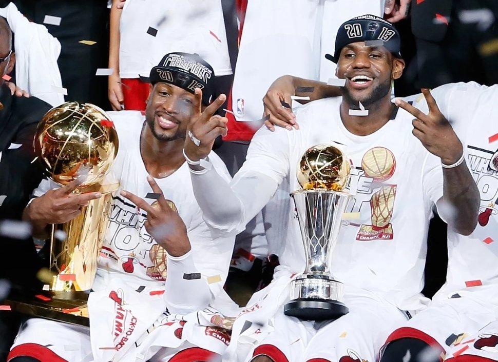 #詹姆斯说加盟热火因骑士无法夺冠##湖人vs热火# 🏀湖人今日客场挑战热火，赛